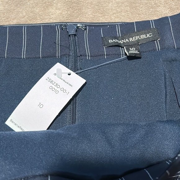 Banana Republic Short Skirt - Picture 5 of 10